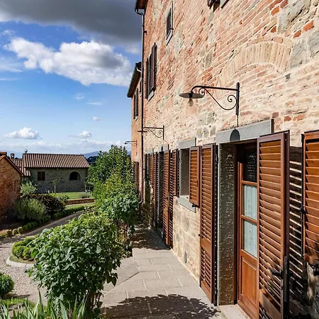 别墅 In Tuscany With Pool And Hill Views