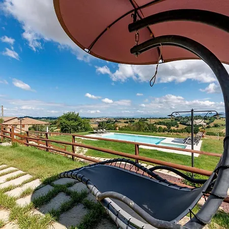In Tuscany With Pool And Hill Views 别墅