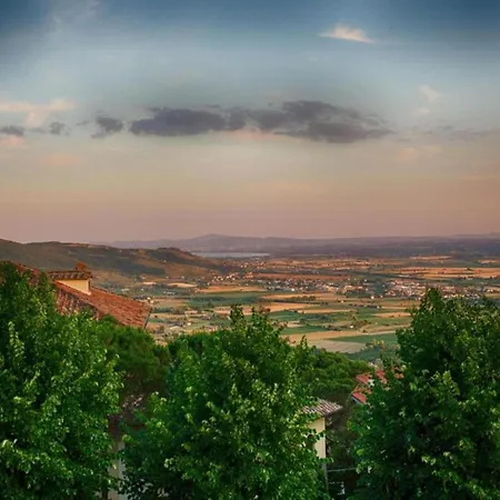 In Tuscany With Pool And Hill Views 别墅
