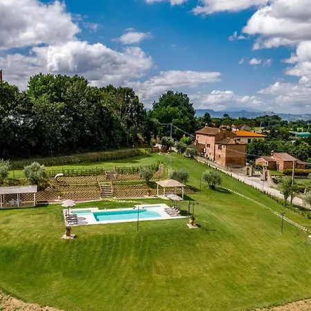 In Tuscany With Pool And Hill Views *